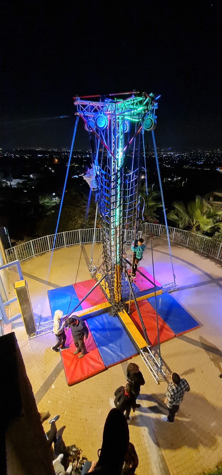 מתקני אקסטרים 16