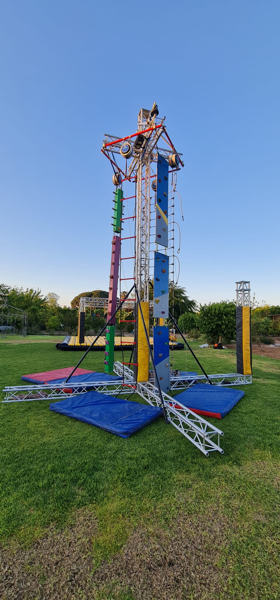 מתקני אקסטרים 25