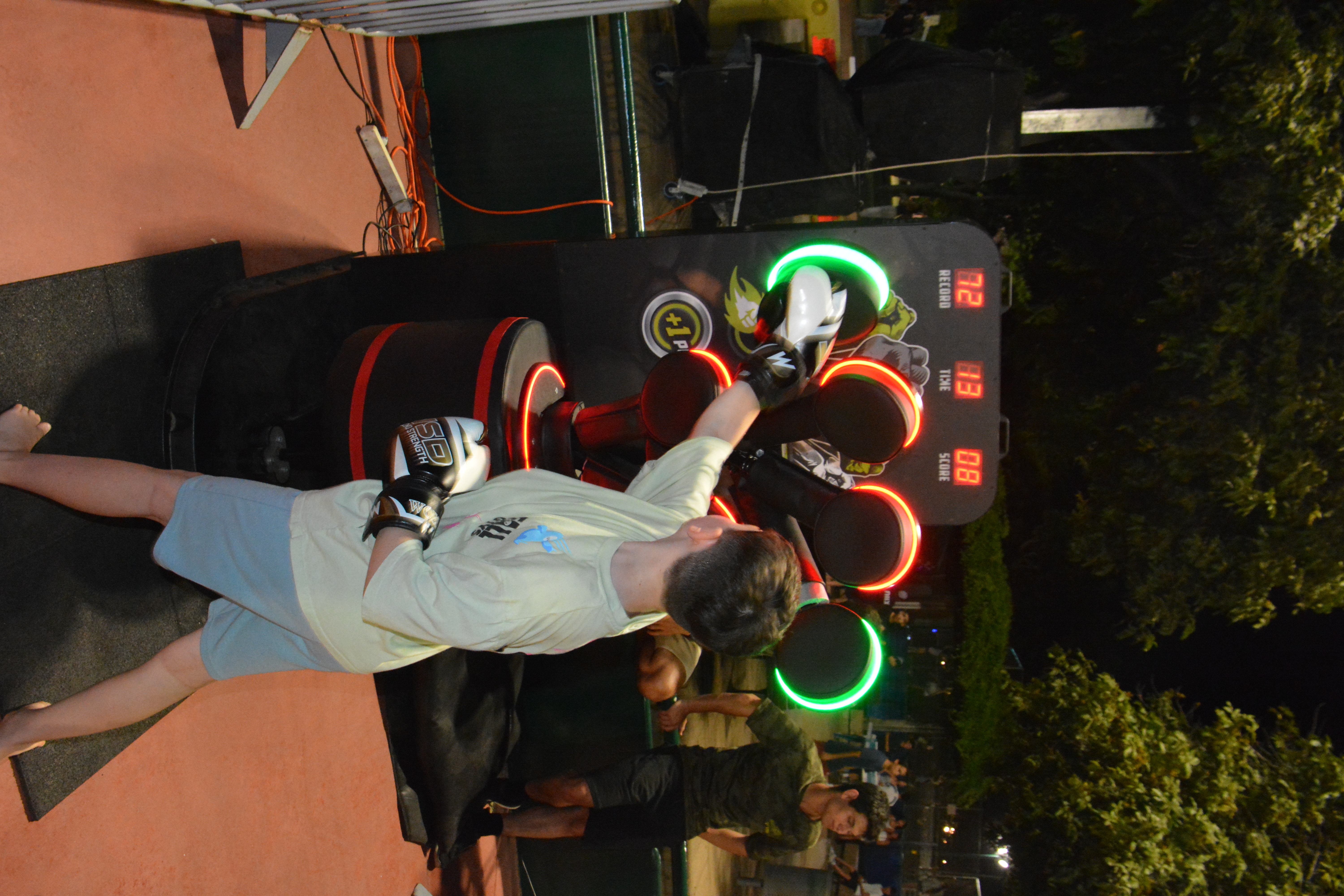 מתקנים ומכונות MMA